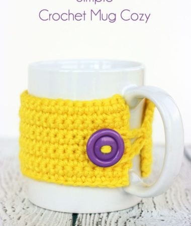 Simple Crochet Mug Cozy. Free crochet pattern. Perfect to keep your coffee or tea warm.