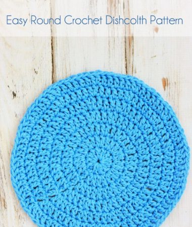 Easy round crochet dishcloth - Perfect for beginning crocheters.