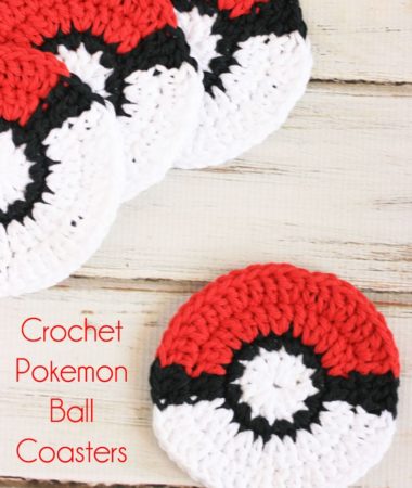 Free Crochet Pokemon Ball Coaster Pattern! Perfect idea for the Pokemon Fan!