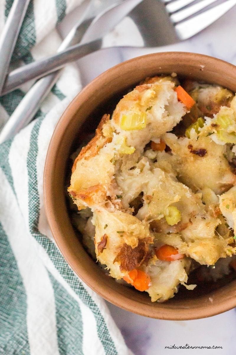 https://midwesternmoms.com/wp-content/uploads/2022/09/Instant_Pot_Stuffing_1.jpg